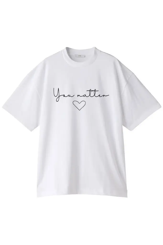 White t shirt.webp