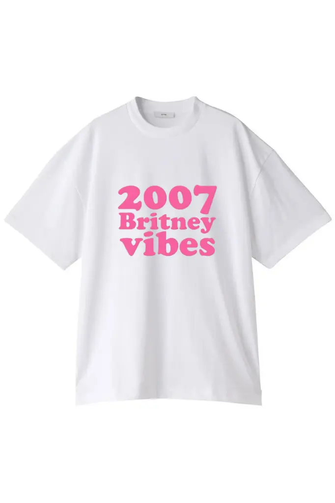 White t shirt.webp